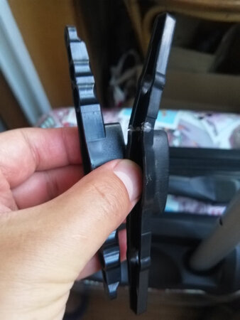外部尺寸跟我原来那个差不多，但内部结构有差别，我又给它加工了一下，凑合着能用了，不太完美，但也比买个新的强，做工稍显粗糙，用料也不太好，刚收到货，一开箱味道有点大，放阳台半天就没味儿了，无论如何，箱子现在能用了，我还是很高兴的