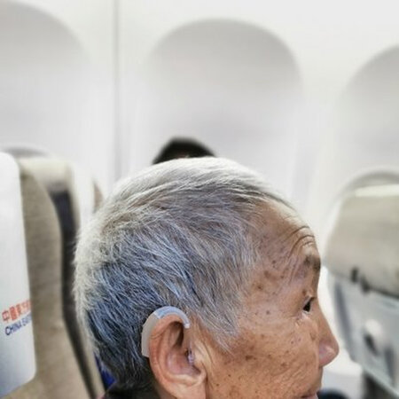 送给家人的，给我免费升级了第三代，已经用了一段时间，效果很好，讲话不累，比几百的好很多！！！