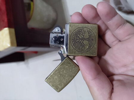 爱不释手！很漂亮！拿到手上就有生命的活力感觉，一点就着，就是没有什么送，还需要另外购买燃料，京东自营购物值得信赖！