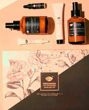 一次买了倆套阿芙的产品，这个是第一个到货的一直在用阿芙的产品