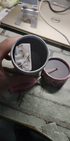 两块香皂，香味扑鼻，很喜欢