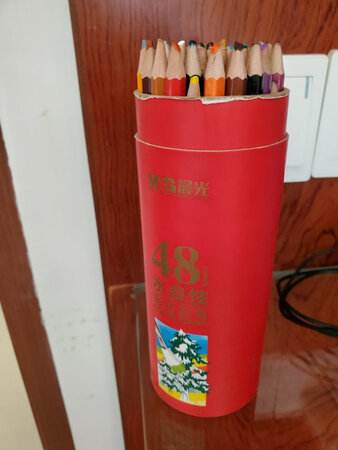 小孩子喜欢，用着可以，就是用铅笔机削起来容易断，