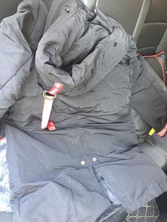就这质量还好意思拿出来卖？退货要自己出运费，客服胡搅蛮缠，