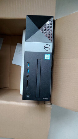 之前买了套联想的天逸510s，I3-9100，8G内存，1T硬盘，经各种努力无法安装win7，有些软件没法使用。这个戴尔看有人安装成功了win7，就买了。i3-8100虽然没有9100性能好，但办公够用，虽然都是tn屏，戴尔这个屏幕比天逸510s观感好太多。