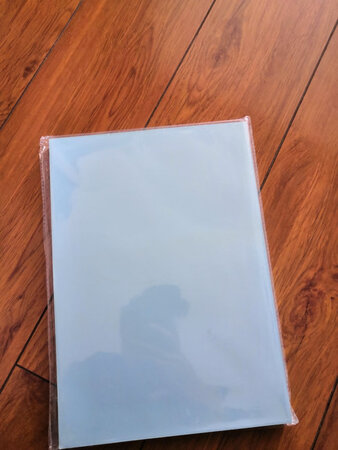 我们都知道目前市面上可以看到的复印纸品牌非常的多，比如进口的double a、国产的传美、蓝旗舰、飞毛腿、高美、得力、齐心等等，这么多的复印纸品牌，要找寻一些比较知名。复印纸的光滑度一直是衡量复印纸品质的一个重要指标。其次是，复印纸的克重，这也是非常重要的，因为克重关系到复印纸的厚度问题，通常情况下，克重较高的复印纸，其质量比较好。目前市面上较为流行的复印纸克重一般为70g与80g两种。最后，复印纸什么品牌好，自然是要看消费者对于各个品牌的复印纸的客观评价了，有的消费者长期选用一个品牌的复印纸，就是因为这个品牌的复印纸值得信赖。
