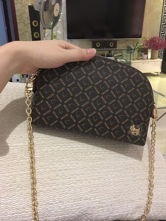 老品牌 很不错 ，以前商场买过，五金配件质量很好！这次网上买也很满意，推荐买大号！老花纹就是经典
