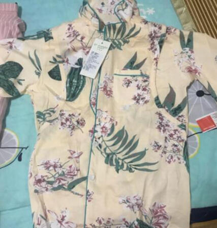 其实一开始我也觉得月子服算是待产包中比较鸡肋的东西因为我怀孕怀得也比较晚，所以由什么事都会问问已经是二胎妈妈的闺蜜但是说到月子服的时候它告诉我，只有到了月子期才知道，月子服才是待产包里面最实用的东西这才让我再待产包里面添上月子服这一条。在买月子服的时候，我也基本参照闺蜜的想法，买了它当时极力推荐的铁塘娘子。