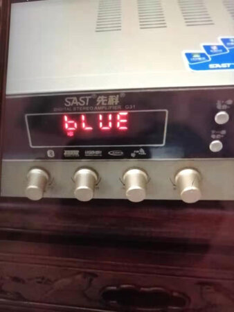 外形外观：好看，比较时尚。
音质音效：音质很好，物有所值
安装难易：安装很容易，简单。
做工质感：做工手感很好，精致。