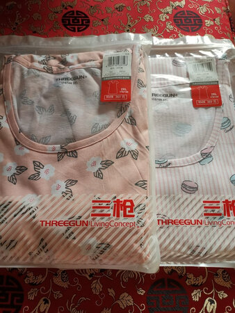 全棉的睡裙，穿着舒服，活动价格购买的，发货速度，图案很喜欢，超赞～～～