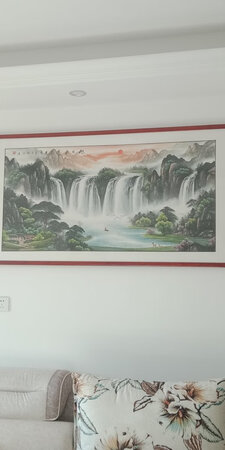 还好吧，全网最~，色彩没有图片上那么鲜艳，有些落差，送了一副天道酬勤的横幅卷轴，快递是真的快，包装很好，服务态度很好，勉强给个五星吧
