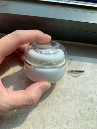 拿到居然还破损了，并且一看包装就很差。绝对是假货！！我已申请退货！
