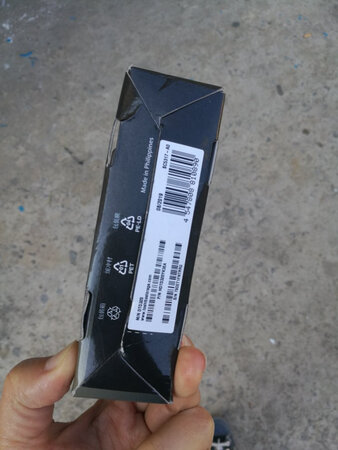 以前选择的都是别的品牌，黑色普通塑壳的，外观很普通，选了几个品牌，看中了东芝这款，体积小，超博，钢制机身，防手印，防划痕，机身角的部位还有LED蓝光设计，外观好看，另外这款还有外部加密功能，不怕资料泄露，放心使用，同时有备份软件，实现数据备份和恢复，避免数据丢失，usb3.0接口，传输快，不用等太久，质保也长，放心。