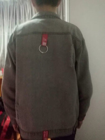 衣服质量很好，类型也很潮流，穿着舒适，不掉色不染色，料子也很好，还会再来买的