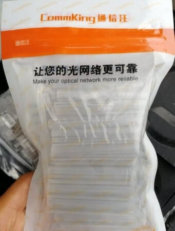 光纤熔接必备配件，以前用的其他品牌，看到京东有售，买来试试。热缩管带增强不锈钢丝，熔接的后的接头坚韧，牢固，可靠。管芯比较小，大芯数光缆熔接起来，熔接盒空间也是游刃有余，而且缩短了热缩的时间。总之这个热缩管还是不错的。价格不贵，效果满意。期待下次继续购买。物流非常快。产品比较简单，也没咨询客服。