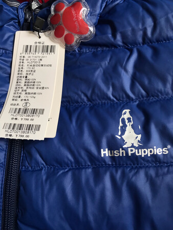 衣服质量挺好，很舒服，不算很厚，优惠价划算。