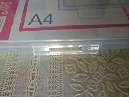 产品到货非常之快，盒子尺寸适合多数文件资料，有利于分门利类，出门带着也方便，感觉比文件夹要实用。