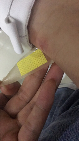 买来没有穿，穿上去磨脚，脚都出血了，这鞋不行呀