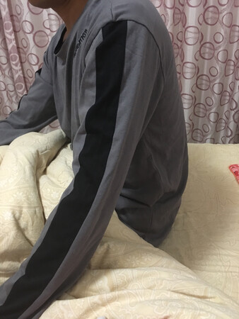 给老公买的，他穿着大了，质量还不错?将就穿吧