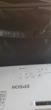 清晰度非常高，操作简便，用的效果很满意，感谢商家在紧急的情况下，如约送至，大品牌值得信赖！