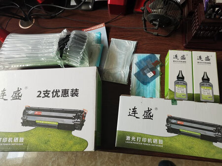 一直在用，这次买个带碳粉的，自己试着自己灌灌粉。我快把各种品牌用一个遍了。
他家配套的用品还是不错，有湿巾，口罩，手套。