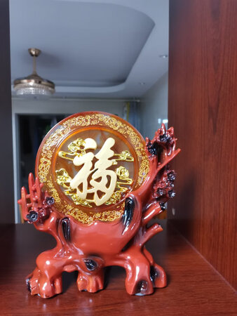 图片与实物丝毫不差，质量很好，卖家发货很快，摆件收到挺漂亮