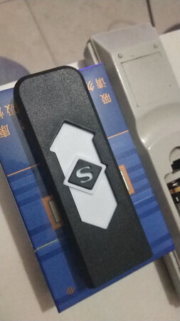 有点大，好丑，没有上次买的那个漂亮，可惜那个被我哥哥弄走了。