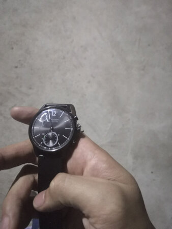 刚刚收到，打开盒子一看手表很漂亮，端庄大气，再用用看会咋样