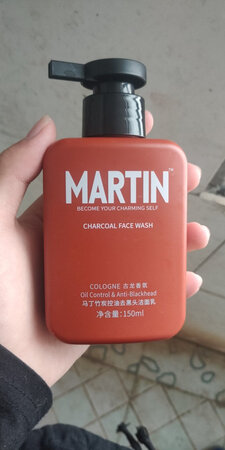 很好很好，买了很多次了，洗完脸美滋滋，值得购买。。。。。。。。