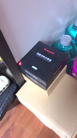 新车里分别放了两个和一个，先试试效果。