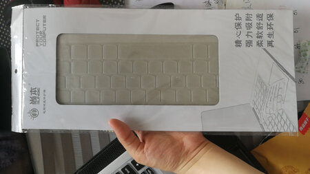 有黑白两种，质感还不错，后续再观察一下