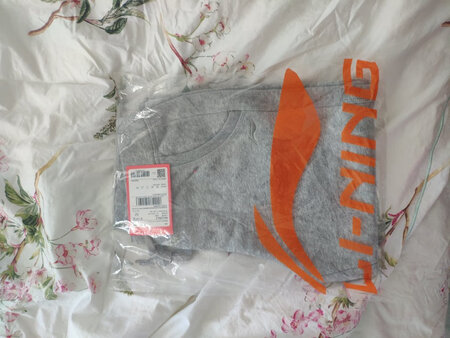 很喜欢，面料也很舒服，款式也不错！