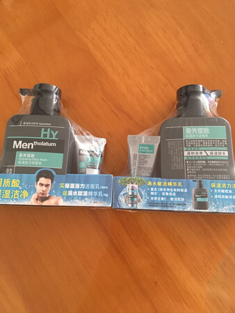 包装完好，没有破损。孩子一直都用这个品牌，比较温和，清洁效果很好！