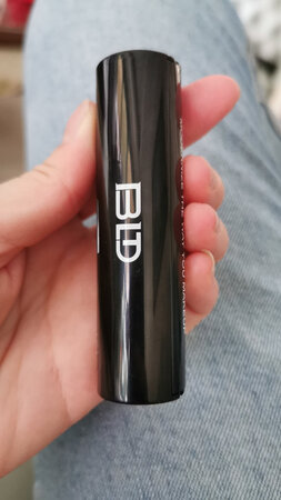 实物和照片上不一样，用起来不太好用，黑黑的纸总觉得脏脏的??