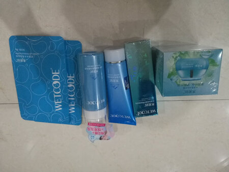 水密码值得信赖的品牌，品质好，物超所值，用了皮肤好好的，赞一个!