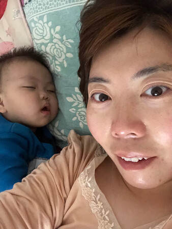 相当不错，我在美容院做的脸，然后有疙瘩，用了好多产品不好使，结果用这个产品痘坑都少了，很好，价钱便宜又好用。今天第二次购买。