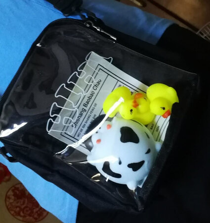 宝贝收到了，很不错哟，很喜欢，店家的服务也是非常的好，服务也不错，快递也很快，不想其他店里的服务态度，用的来说还是很不错哟，以后还会关顾的，希望店里多多搞活动，这样的话那就非常非常非常的划算了耶，这个购物很开心 给你来个赞赞赞，耶