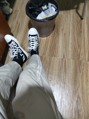 很好看，穿上很宽松，质量也很好    好评好评