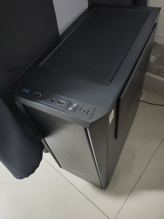 运行速度：开机速度快，还没安装剪辑软件进行测试
外形外观：外观时尚，很好
其他特色：显示器接口要注意
好评