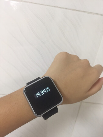 还可以，就是不太适合当手表有点大了