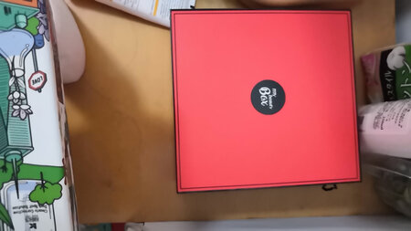 契尔氏的高保湿款很不错，补水保湿效果杠杠滴，干皮福音。正好碰上京东促销，囤了一个套装。另外京东这片的快递员非常给力，送货及时，服务周到，我家有宝宝不方便下楼取快递，送货员李宝华经常给我送上楼，服务非常之细心周到，数年如一日风雨兼程。