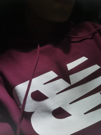 身高170 体重130  衣服很合身  很保暖  里边是毛绒的   走在路上特显眼  不错 终于买到了