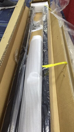 投影布外观很靓，价格实惠！用上效果都很好！