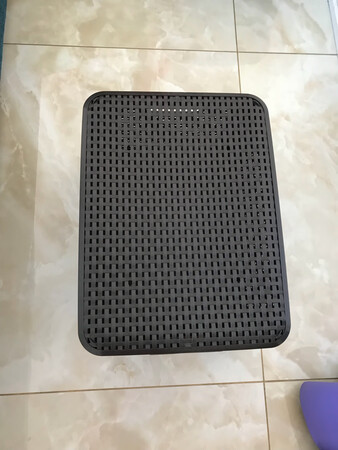 这是第二次购买了，一点味道都没有，挺好的，放在衣柜了特别整齐，材质很轻的，比平时优惠了十块钱