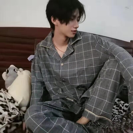 我这个人对衣服很挑，衣服洗了几次都没有出现问题，准备在买一套换着穿！