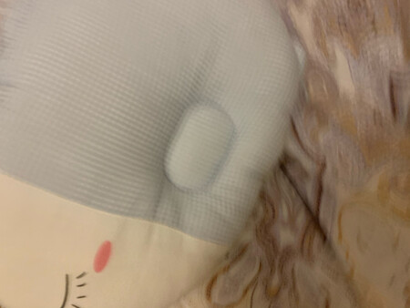 哇，真的超喜欢这个枕头的，真的是纯棉的，超级舒服。一拿回来就洗了给宝宝用，高度大小都很合适。宝宝流汗多，这个纯棉的，吸汗透气性好，这个小枕头的颜色看着也好舒服，要是有大人款的我都想买一个给自己，全棉时代的宝贝真的很不错呢，毛巾也是用他家的，用的超级放心，给个大大的赞，