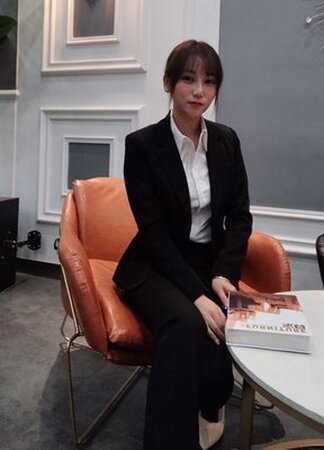衣服很喜欢，跟量身定做的一样，还会再来的