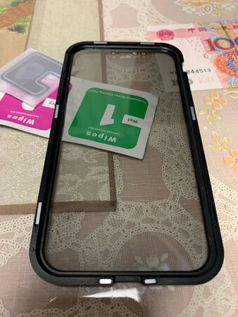 做工质感：优秀！
触摸手感：普通！可能是我手机还有一层膜没有撕掉，感觉触摸屏幕费力！
颜色外观：优秀！
防摔性：应该可以，挺重的！
适配性：优秀！