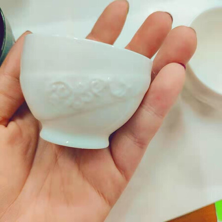 衣服收到了，刚刚拿回来，还不错，很喜欢，一起买了两件，下次需要还好购买 衣服真的很不错，长期购买的五星好评哦，真的很赞，棒棒的，卖家要加油哦，我们平时都是经常买的，多搞一些活动，这样子就太好了，棒棒的，五星好评哦。