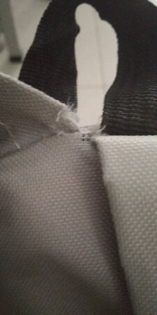 质量一点都不好刚到背一下就掉线了。