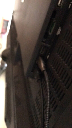 我是买来用笔记本连接电视的，看到还是很高清的，而且电视的色彩比笔记本的颜色更更加靓丽，看电影或者看电视也是非常的不错，关键不用机顶盒可以看到更多电视，在电脑上搜的都可以看，不用开什么机顶盒的会员才可以搜，浪费钱，总之这次购物很不错，绿联的，质量也可以